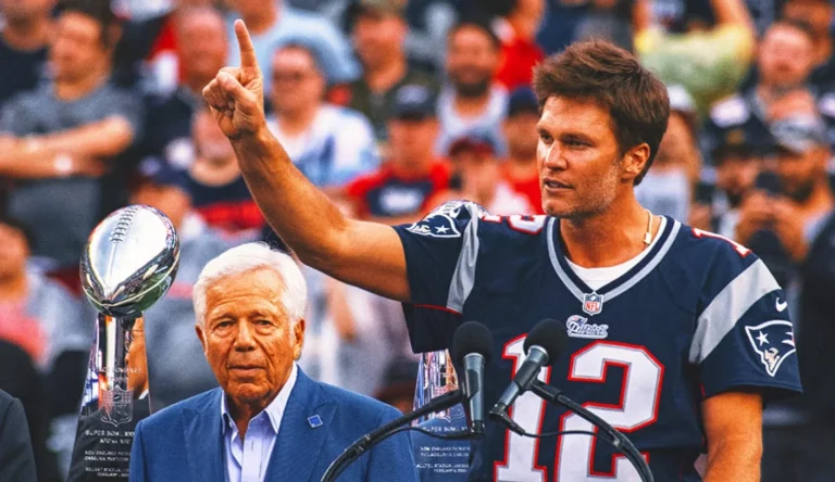 Thumbnail for Tom Brady to Patriots Owner Robert Kraft: 'Get That 7th Ring So We Can Match'